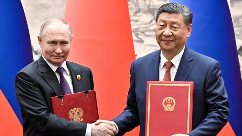 Guerra Russia-Ucraina, Putin incontra Xi Jinping: “Evitare un'ulteriore escalation”. Zelensky: “A Kharkiv situazione difficile ma sotto controllo”