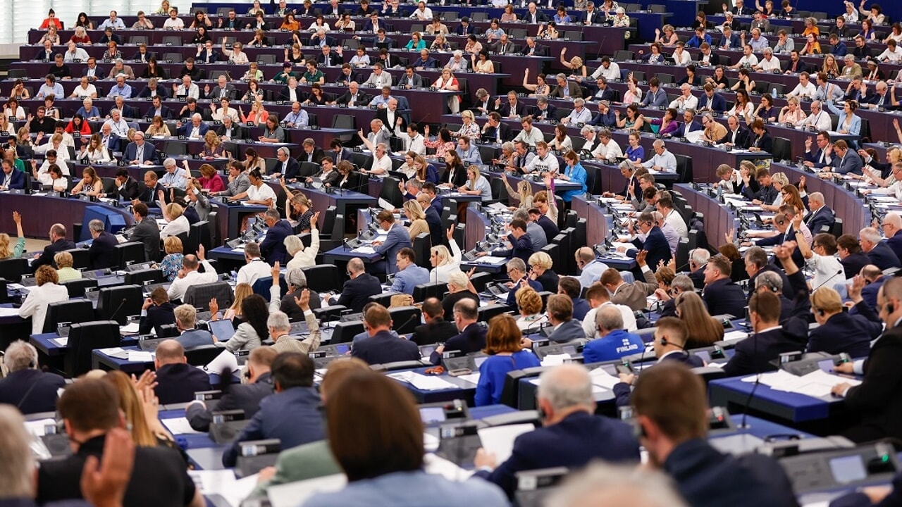Quanto guadagnano i parlamentari europei