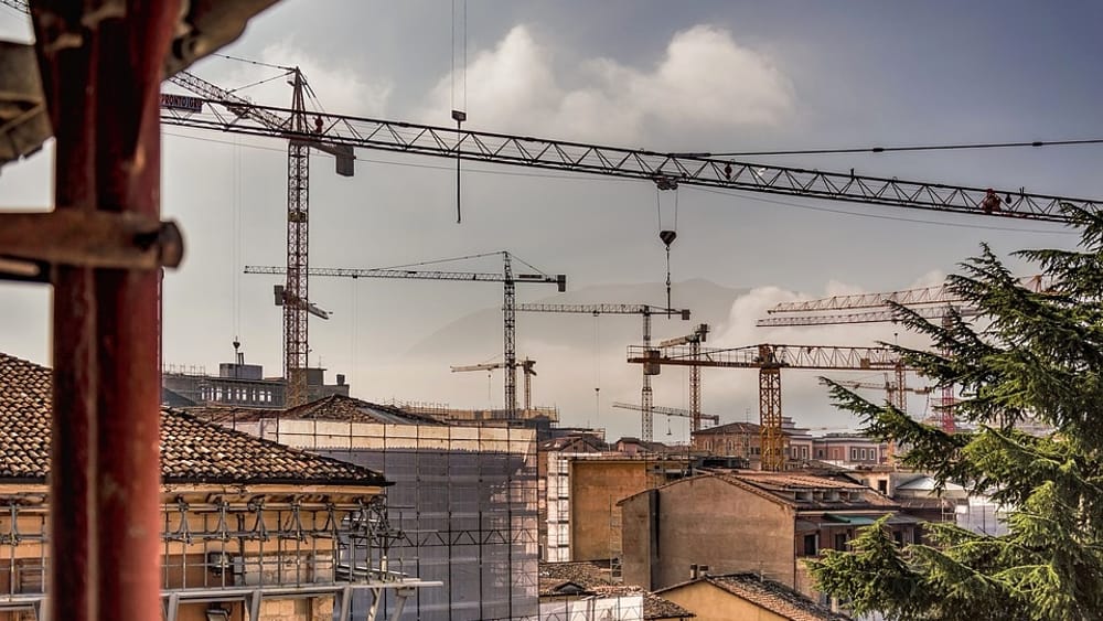 Cantieri edili: arrivano le nuove sanzioni e riguardano anche chi ristruttura casa