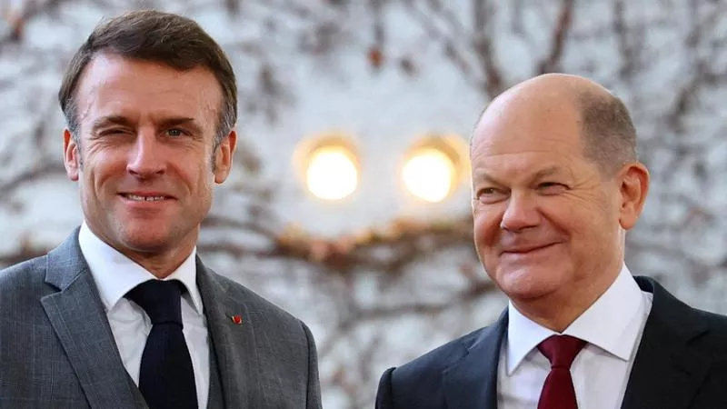 Macron prova a smuovere Scholz: l’Europa è a un punto di svolta, è necessario un nuovo slancio