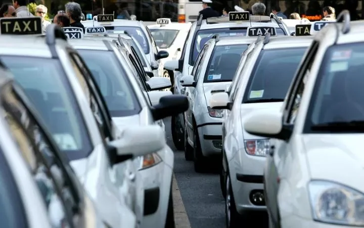 Taxi, sindacati: nuovo sciopero nazionale il 5 e 6 giugno