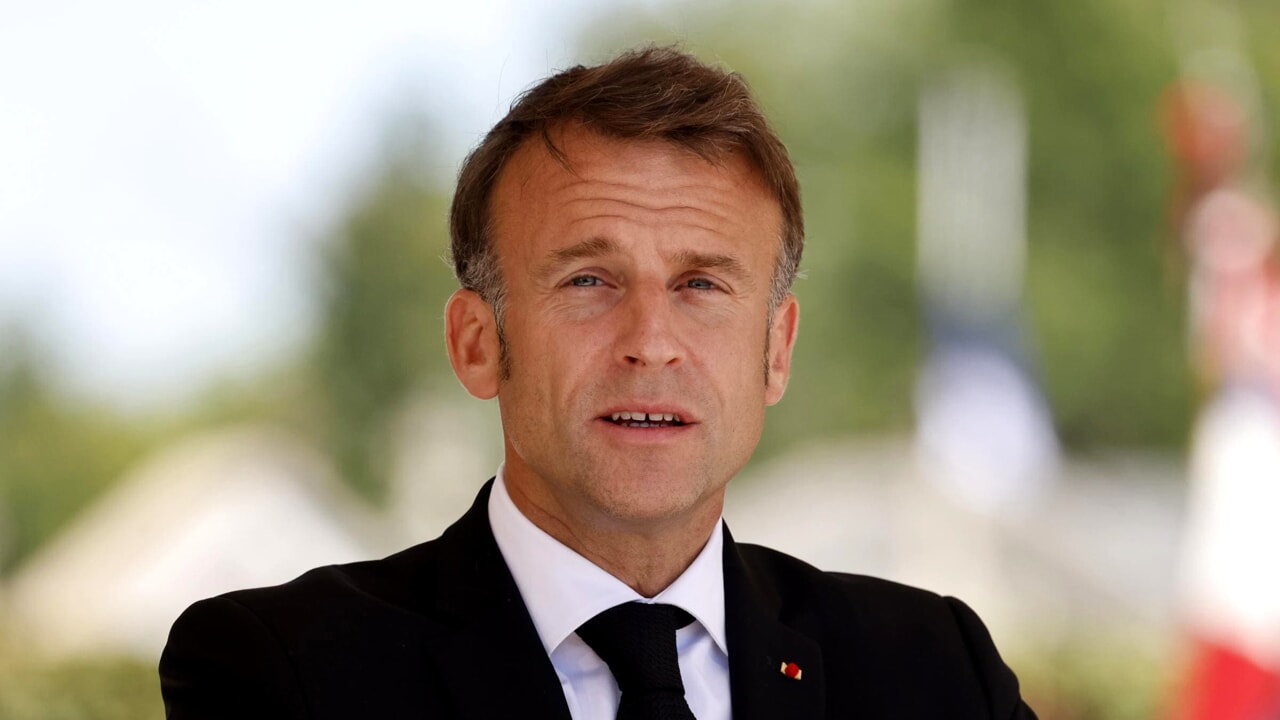 Macron: "Elezioni anticipate per impedire l'ascesa dell'estrema destra"