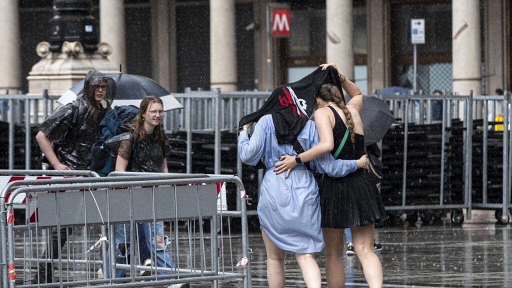 Temporali ma anche grande caldo: le regioni con l'allerta pioggia e quelle a secco