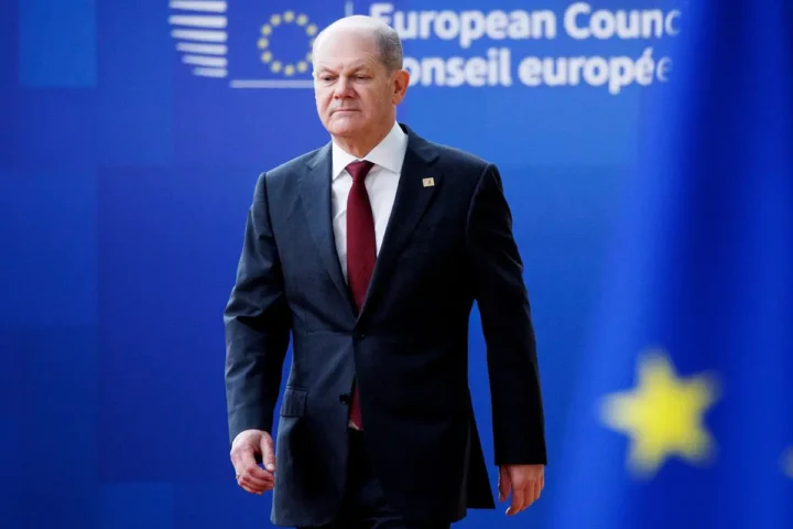 Elezioni europee: la Germania gira a destra, può crollare Scholz