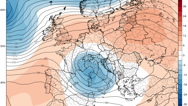 La fine del gran caldo, temperature giù di 10 gradi: dove arrivano le piogge e le allerte meteo