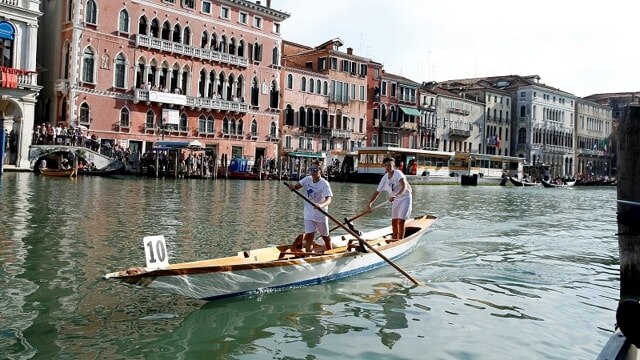 Venezia cerca gondolieri: chi può candidarsi, come fare e quanto costa