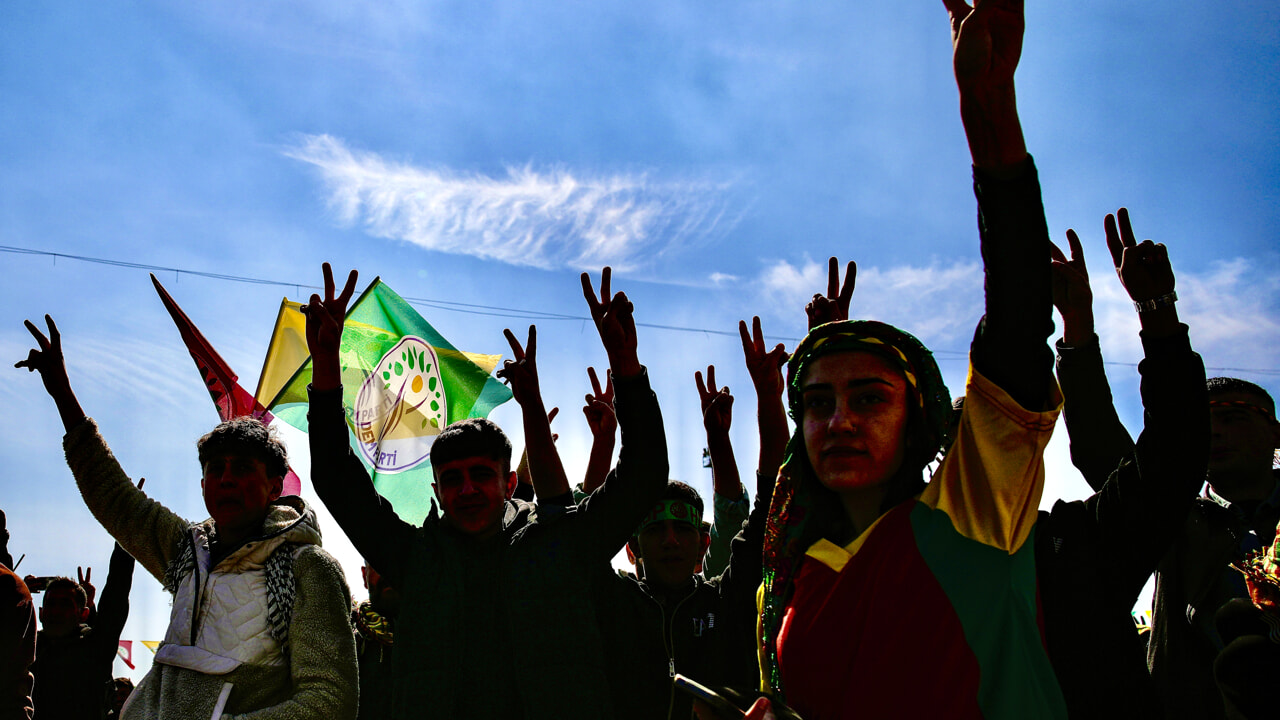 Cantare "Bella ciao" a Kobane: così torna a vivere il popolo tradito da tutti