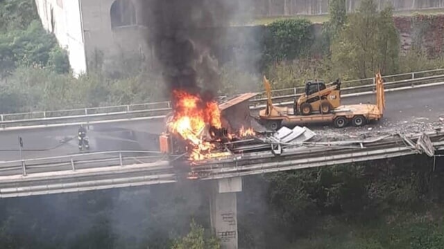 Camion prende fuoco sulla Statale, il conducente muore carbonizzato