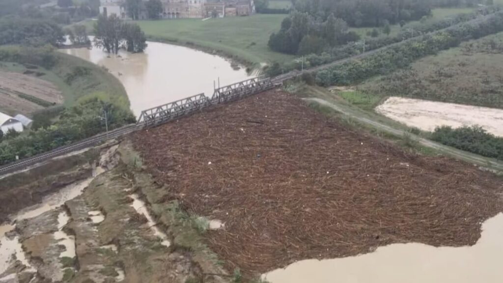 La foto che spiega (solo in parte) l'alluvione