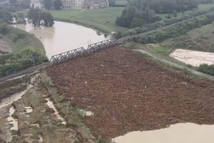 La foto che spiega (solo in parte) l'alluvione