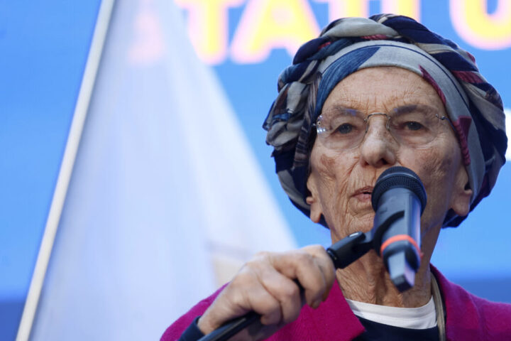 Emma Bonino ricoverata per problemi respiratori: "È in terapia intensiva"