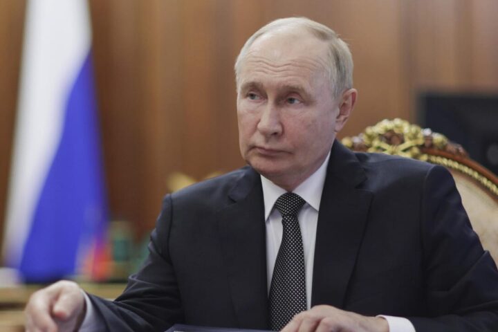 Putin firma la nuova dottrina nucleare: cosa significa e cosa minaccia