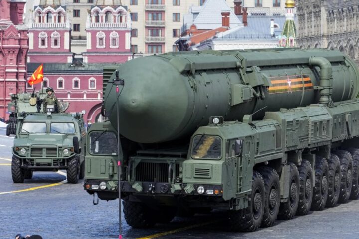 "La Russia ha lanciato un missile balistico intercontinentale sull'Ucraina"