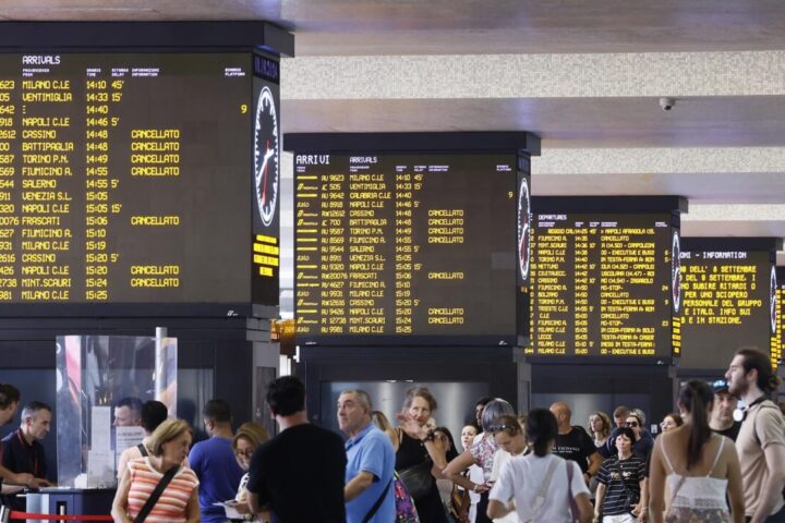 Sciopero dei treni oggi: le corse a rischio, le fasce di garanzia e come avere il rimborso