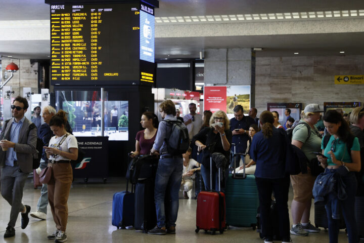 Venerdì 8 novembre 2024 scioperano anche i treni? No (con alcune eccezioni) -- Sciopero di venerdì 8 novembre 2024: treni regolari (con alcune eccezioni), tutte le informazioni