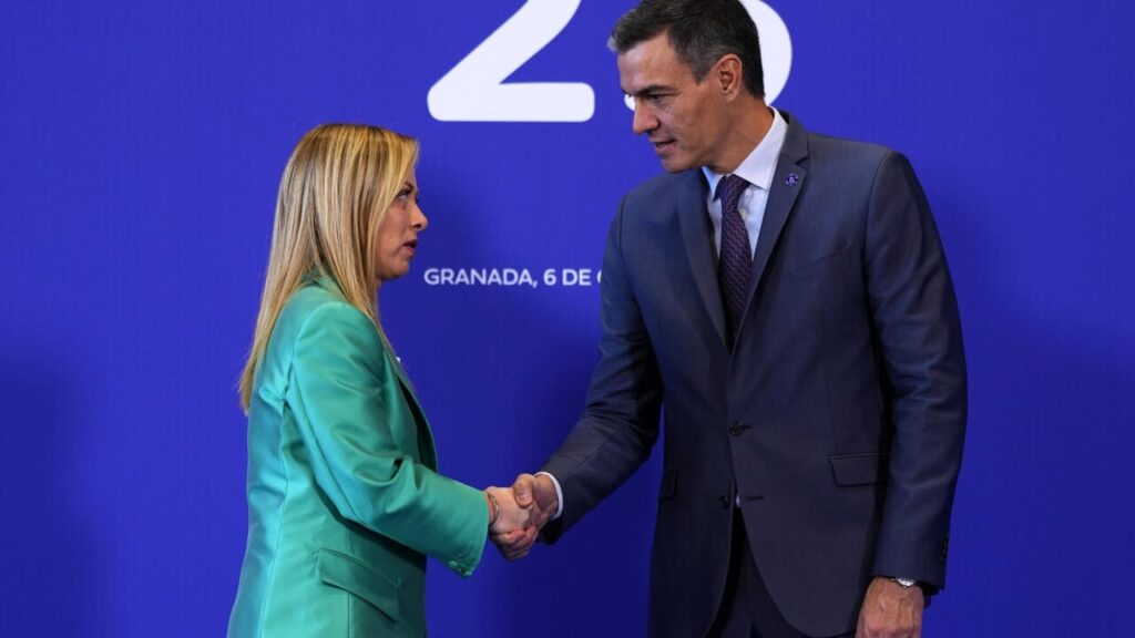 La "sfida" tra Giorgia Meloni e Pedro Sánchez alla conferenza sul clima