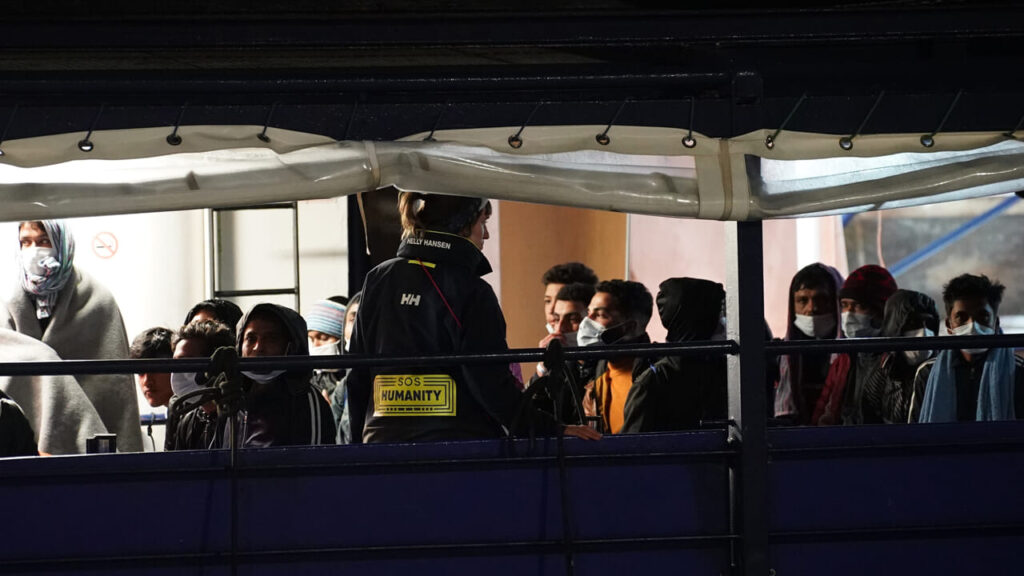 Rimpatri e nuovi Paesi sicuri: l'assist di von der Leyen a Meloni sui migranti