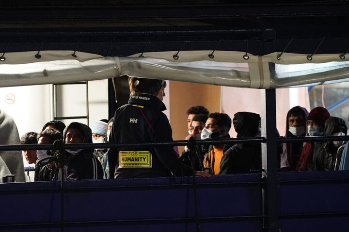 Rimpatri e nuovi Paesi sicuri: l'assist di von der Leyen a Meloni sui migranti