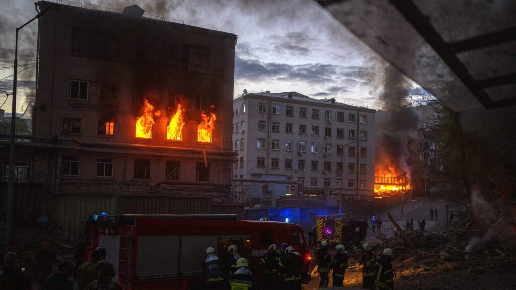 Ucraina, notte di Natale sotto le bombe: pioggia di missili sulle città