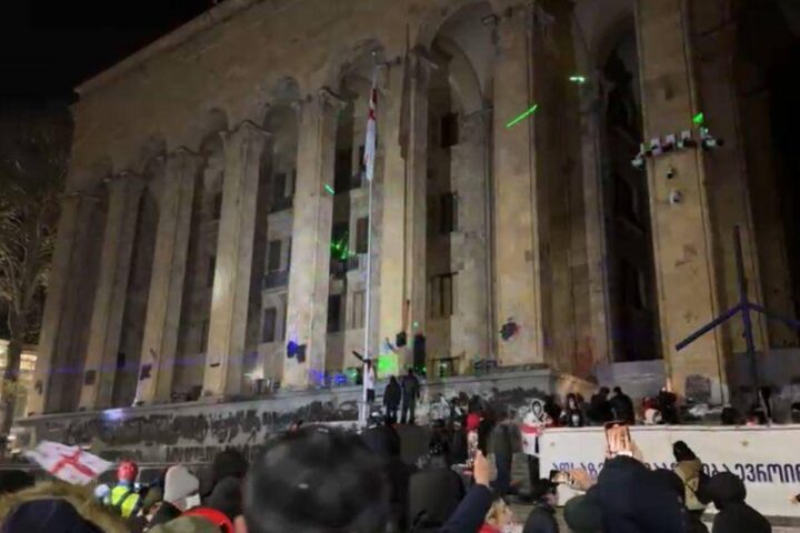 La situazione di Bidzina Ivanishvili sta provocando una grave protesta pubblica in Georgia.