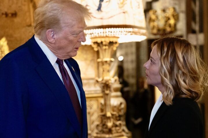 Meloni vola da Trump e si prende la scena: unica premier europea alla cerimonia di insediamento