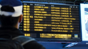 Sciopero dei treni di sabato 25 gennaio e domenica 26 gennaio 2025: nuovo weekend da incubo