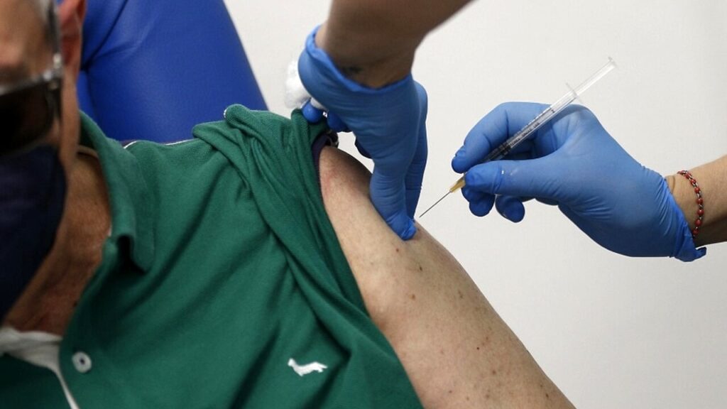 Il governo Meloni ora litiga sui vaccini