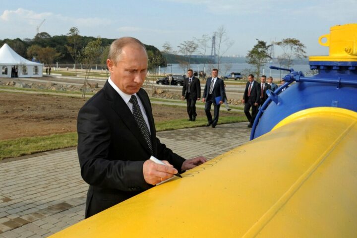 L'Europa spende più per comprare gas e petrolio russi che in aiuti all'Ucraina