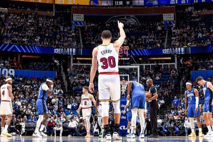 NBA, notte da record per Curry: è la 14° volta in carriera che riesce nell'impresa