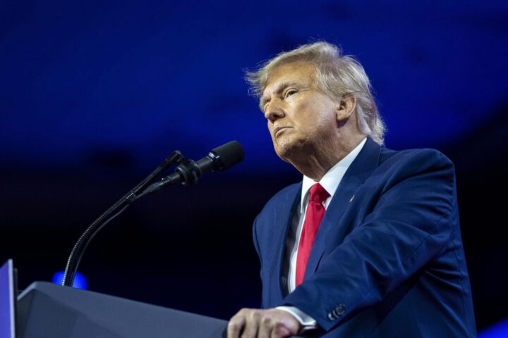 Trump e la svolta religiosa: crea un dipartimento per eliminare i "pregiudizi anticristiani"