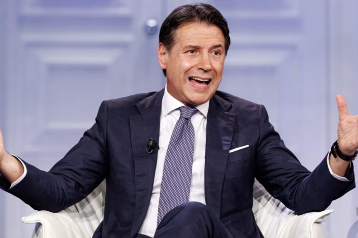 "Trump smaschera la propaganda": il centrosinistra si spacca sulle parole di Conte sull'Ucraina