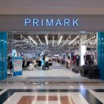 Il numero uno di Primark costretto alle dimissioni dopo le accuse di una donna: “Immensamente delusi”
