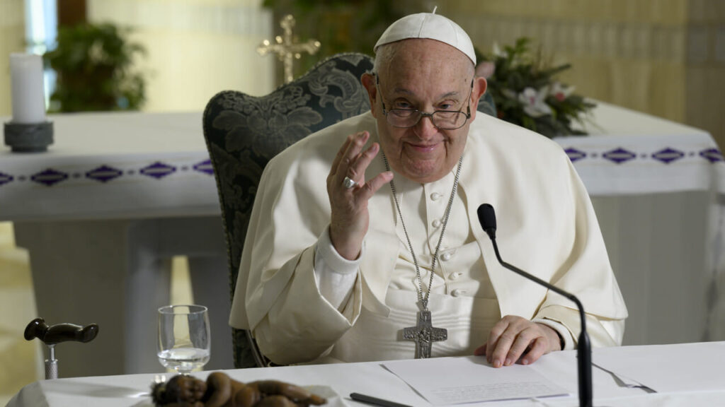 L'affaccio dall'ospedale per l'Angelus poi il ritorno in Vaticano: oggi le dimissioni di Papa Francesco
