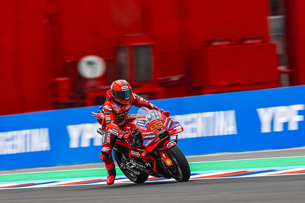 Marc Marquez da urlo anche ad Austin, terza pole nella MotoGP 2025: Di Giannantonio 2°, Bagnaia 6°