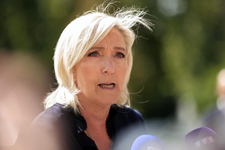 Marine Le Pen condannata, non potrà candidarsi alle elezioni 2027: la nuova puntata di “Nel Caso Te Lo Fossi Perso”