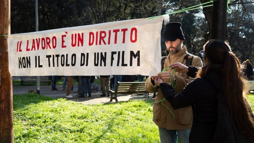 Nuovo rinvio per lo sblocco del tax credit: "Set cinematografici fermi, in migliaia senza stipendi"