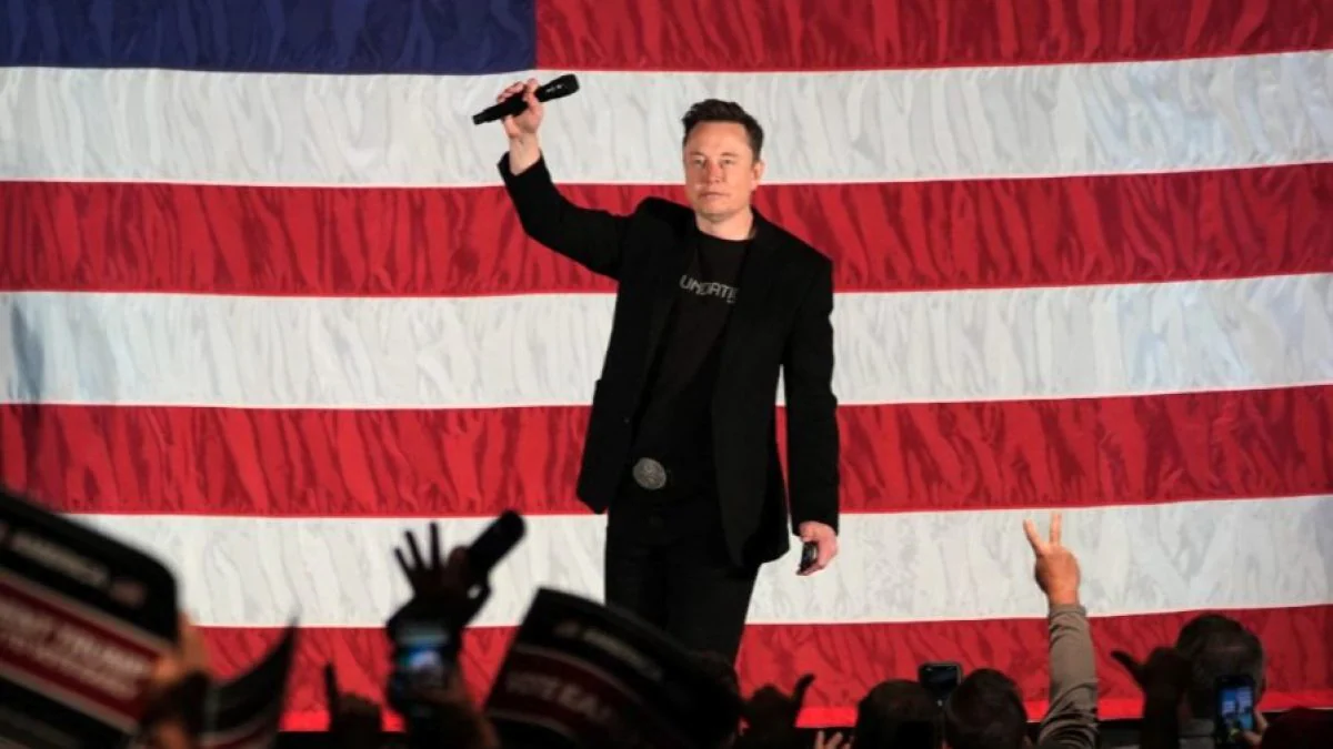 Perché Musk sta distribuendo assegni da un milione di dollari