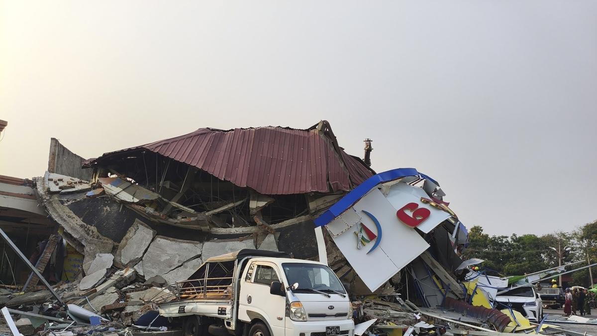 Terremoto Myanmar, news in diretta: oltre 1600 morti, crollano torri di controllo, chiusi aeroporti a Mandalay