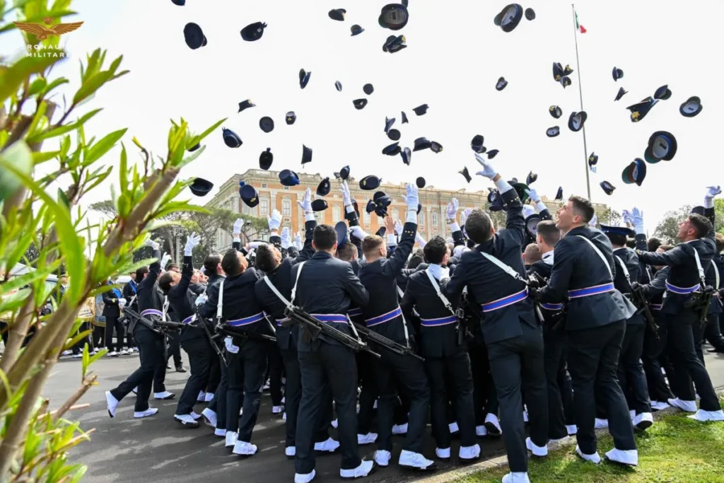 A Caserta gli Allievi del corso “Falco VI” dell’Accademia Aeronautica hanno giurato fedeltà alla Repubblica Italiana