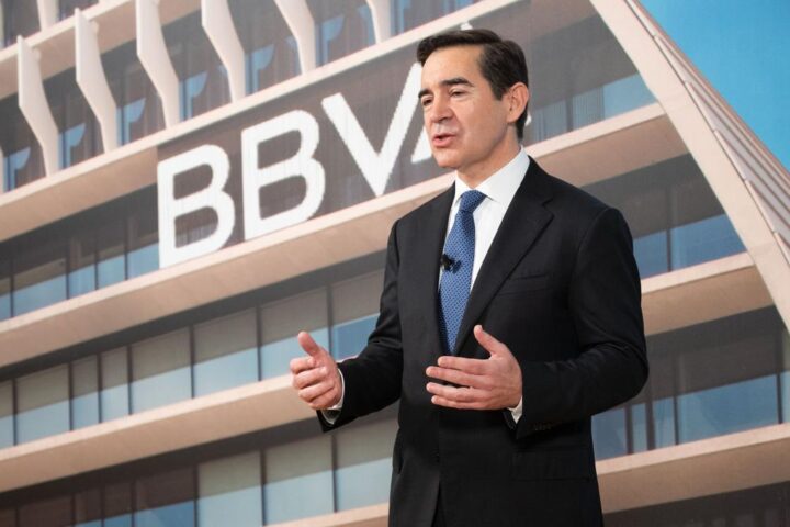 Competencia prevé aprobar el próximo lunes su dictamen sobre la OPA del BBVA al Sabadell