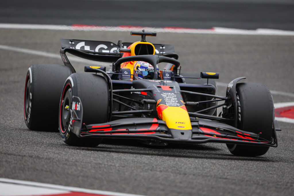 Formula 1 oggi, orari TV del GP Bahrain su TV8 e Sky e dove vederlo: Piastri in pole, Leclerc 2° con la Ferrari