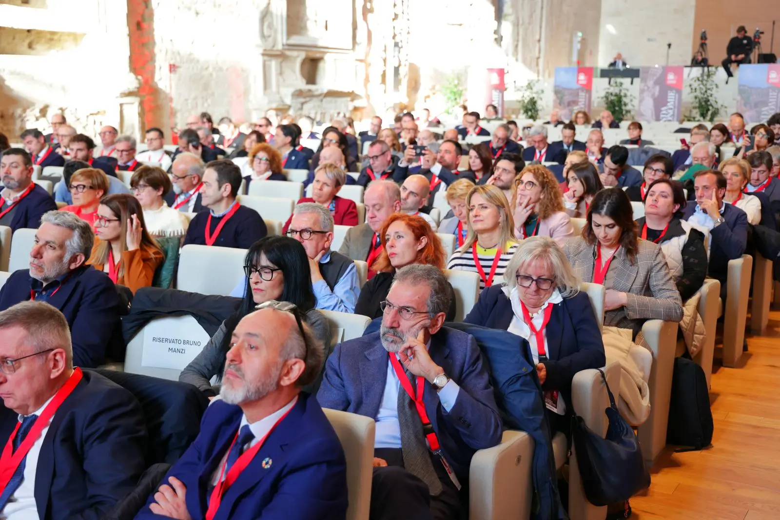In Italia i cittadini si fidano dei propri sindaci: lo studio presentato a Perugia