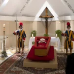 La salma di Papa Francesco esposta da mercoledì 23 in San Pietro. Sabato i funerali cui seguirà la tumulazione nella Basilica di Santa Maria Maggiore