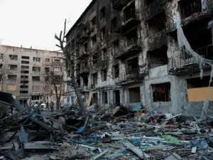 Raid russo su Kiev: nove morti e decine di feriti, tra cui sei bambini