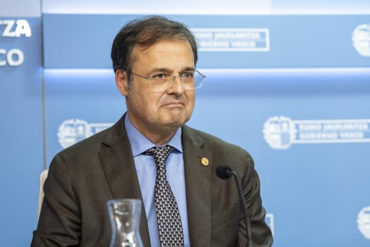 Salud lamenta la falta de 'feedback' ante sus propuestas para paliar la falta de médicos