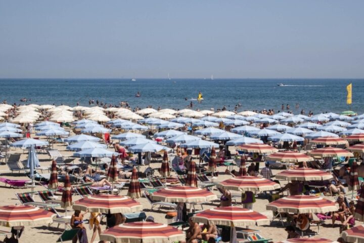 Emilia-Romagna, le spiagge bandiere blu nel 2025: «Sono in dieci Comuni, il ritorno di Cattolica»