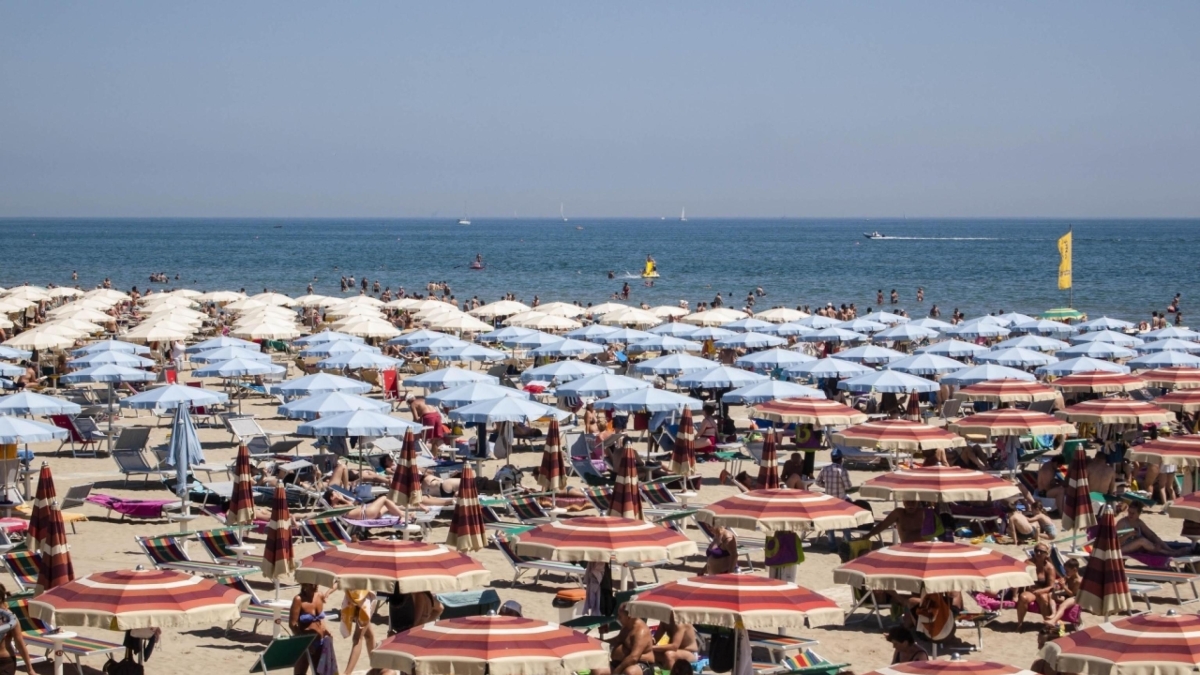 Emilia-Romagna, le spiagge bandiere blu nel 2025: «Sono in dieci Comuni, il ritorno di Cattolica»