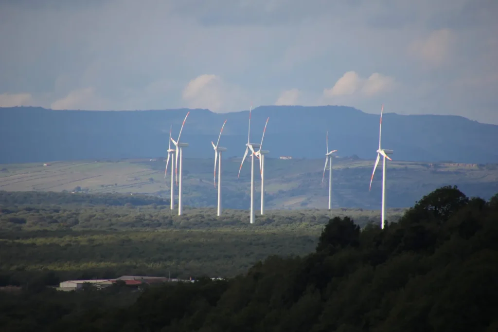 Eolico e solare, Tar smonta in parte decreto su aree idonee: in Umbria legge da rivedere