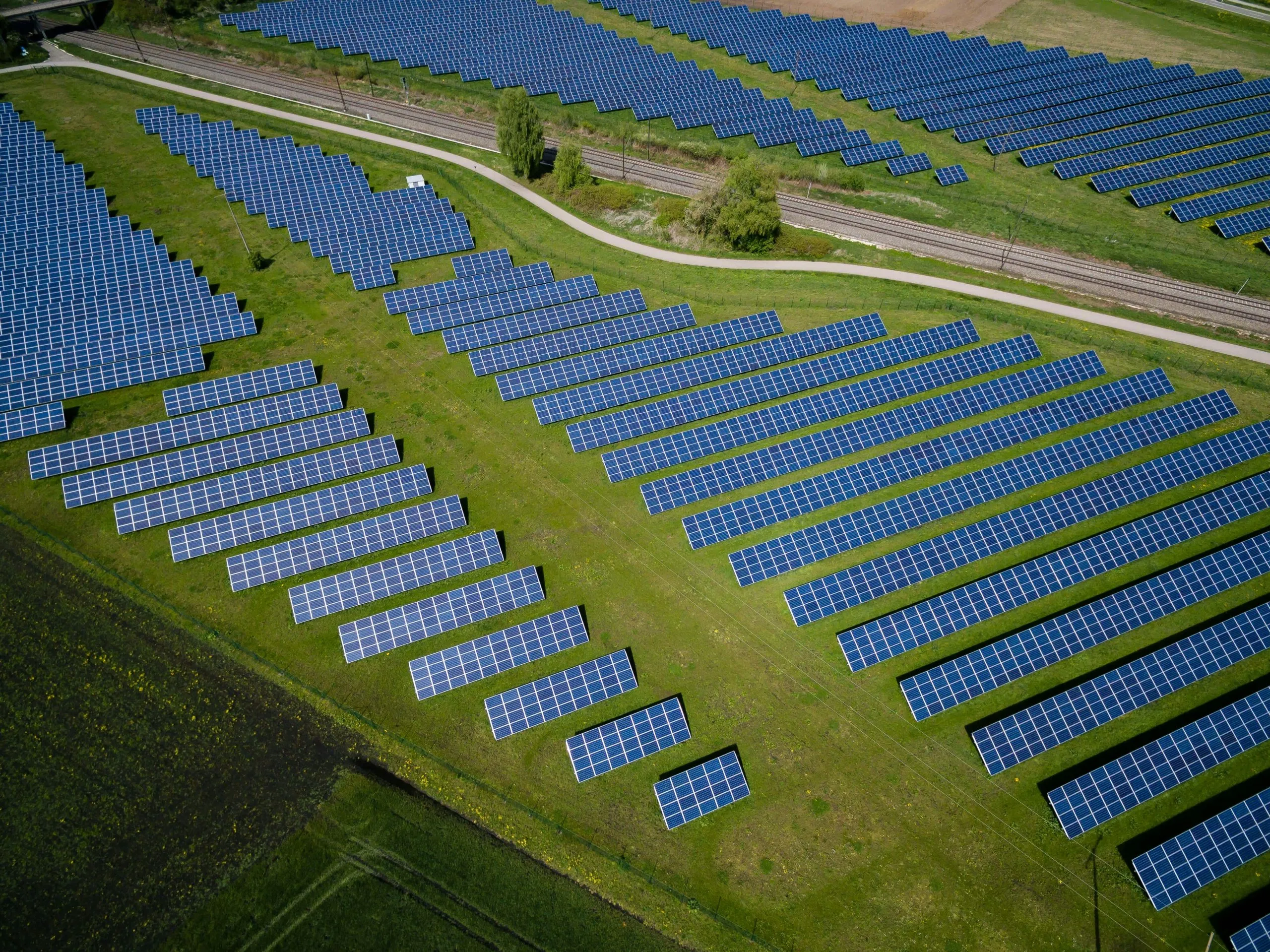 Eolico e solare, ecco le aree idonee in Umbria dove l’iter si riduce di un terzo