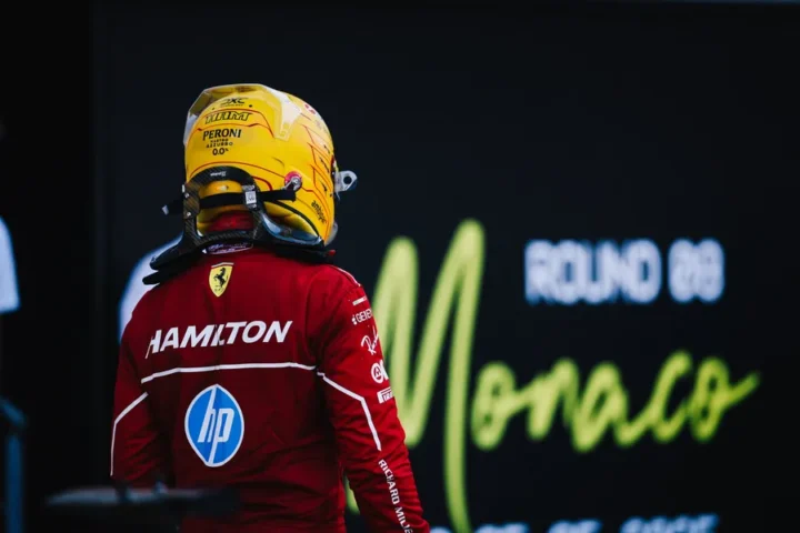 F1 | MONACO GP – HAMILTON DISTRATTO DA UN PROBLEMA TECNICO! ECCO SPIEGATO COSA HA CAUSATO LA PENALITÀ